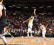 风云突变埃因霍温关键时刻绝杀压哨；社区盾版图或变；底气十足；临场指挥获称赞(埃因霍温青年队与阿贾克斯青年)